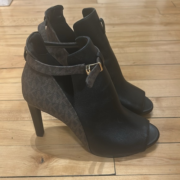 MK high heels excellent condition. Never worn. - Picture 4 of 6